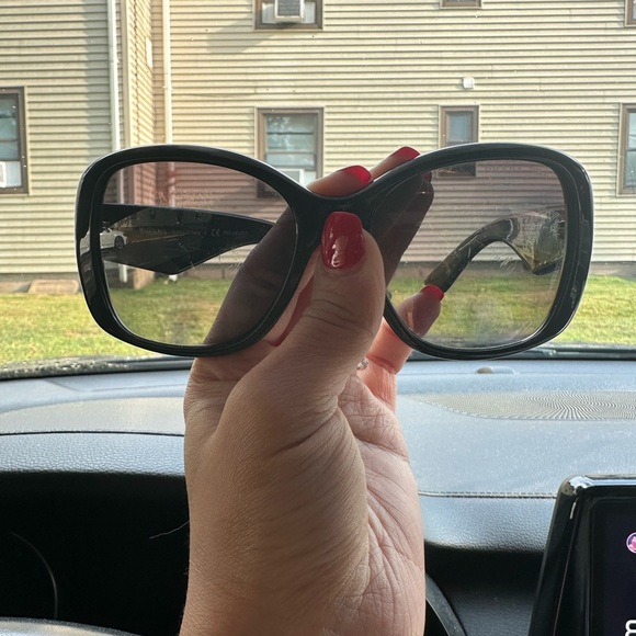 Authentic Prada sunglasses with case - Picture 3 of 7